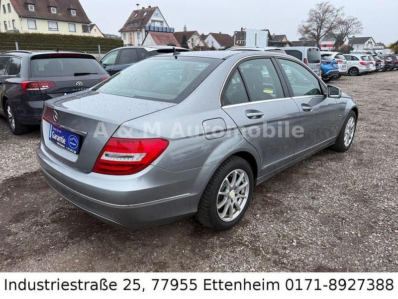 Gebraucht Mercedes C180 156 PS (114 kW) 2011 Silber Limousine