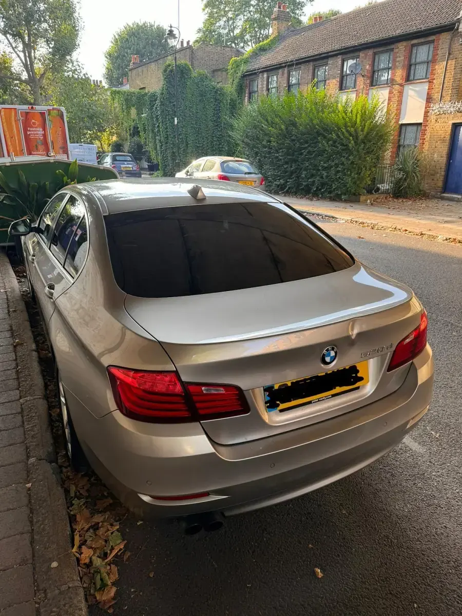 Second-hand BMW 520 2015 Argintiu Berlinǎ