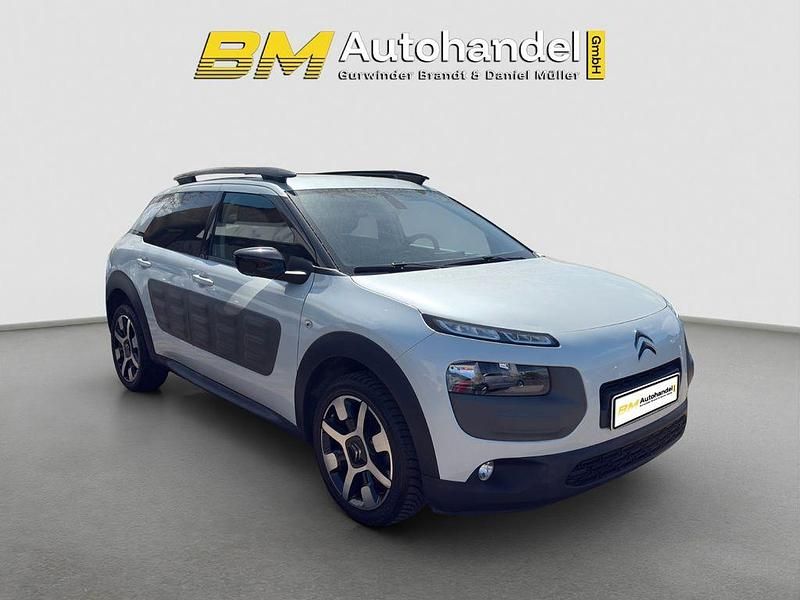 Used Citroën C4 Shine 110 HP (80 kW) 2016 White SUV