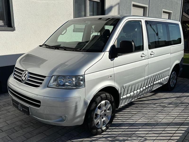 Silber Gebraucht 2005 VW T5 Comfortline Van | 8.450 € (Superpreis) - Bild 1/4