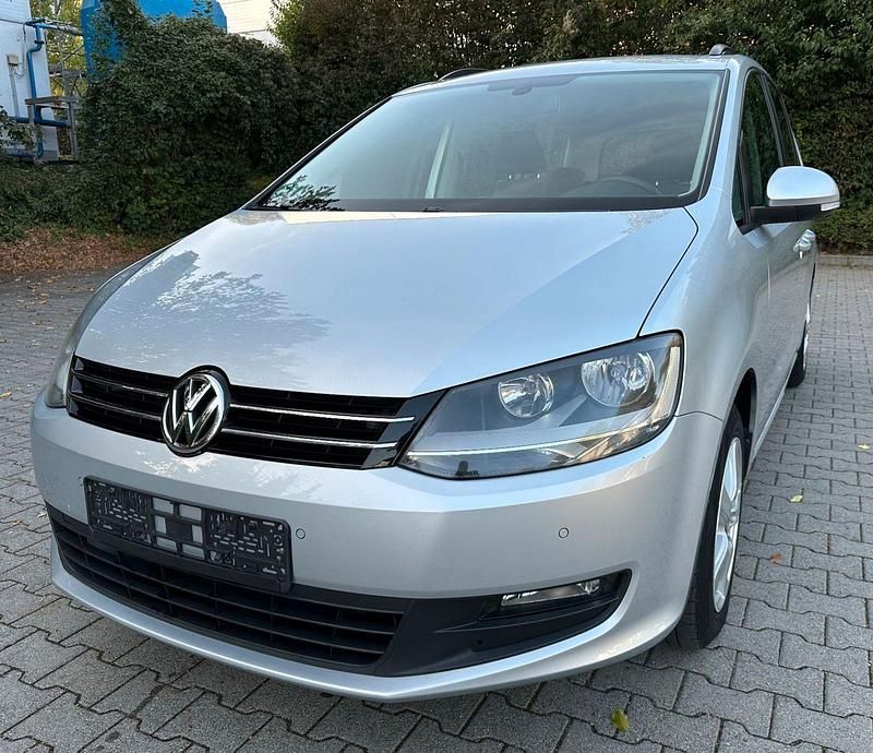 Second-hand VW Sharan 150 CP (110 kW) 2010 Argintiu Monovolum