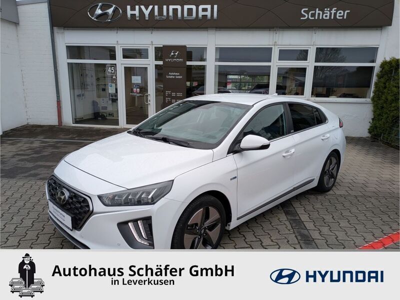 Weiss Gebraucht 2021 Hyundai Ioniq Style Limousine | 17.285 € (Guter Preis) - Bild 1/4