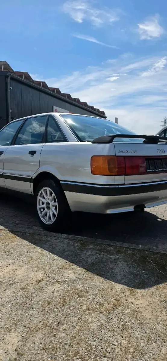 Gebraucht Audi 90 133 PS (97 kW) 1990 Silber Limousine