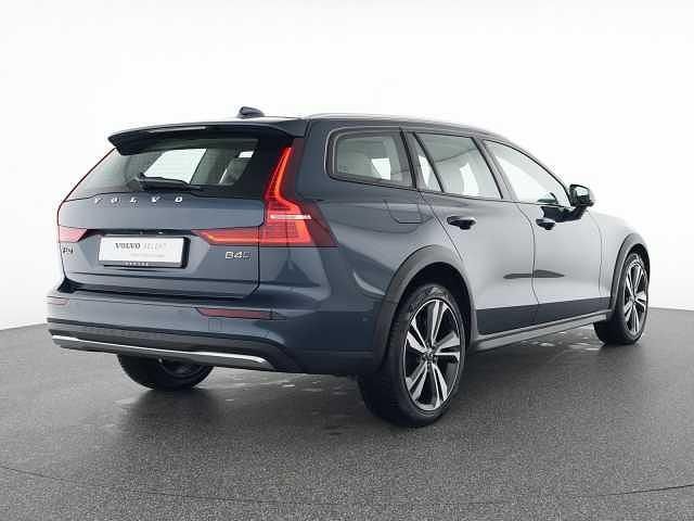Gebraucht Volvo V60 CC 145 PS (106 kW) 2024 Kombi