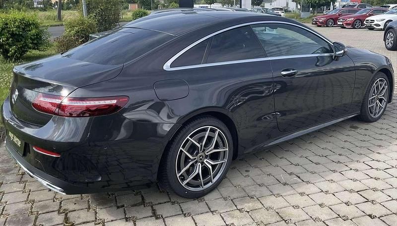 Grau Gebraucht 2023 Mercedes E400 Coupé | 55.999 € (Fairer Preis) - Bild 1/4