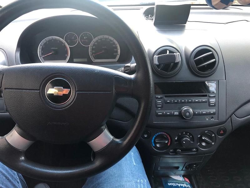 Gebraucht Chevrolet Aveo 2010 Rot Kleinwagen