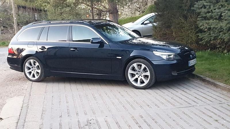 Gebraucht BMW 530 272 PS (200 kW) 2009 Blau Kombi
