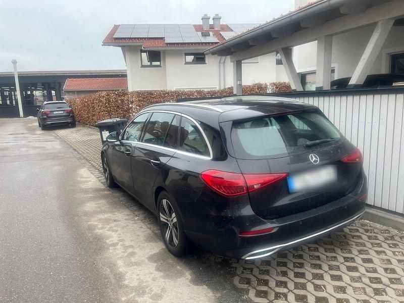 Gebraucht Mercedes C300 258 PS (189 kW) 2022 Schwarz Kombi