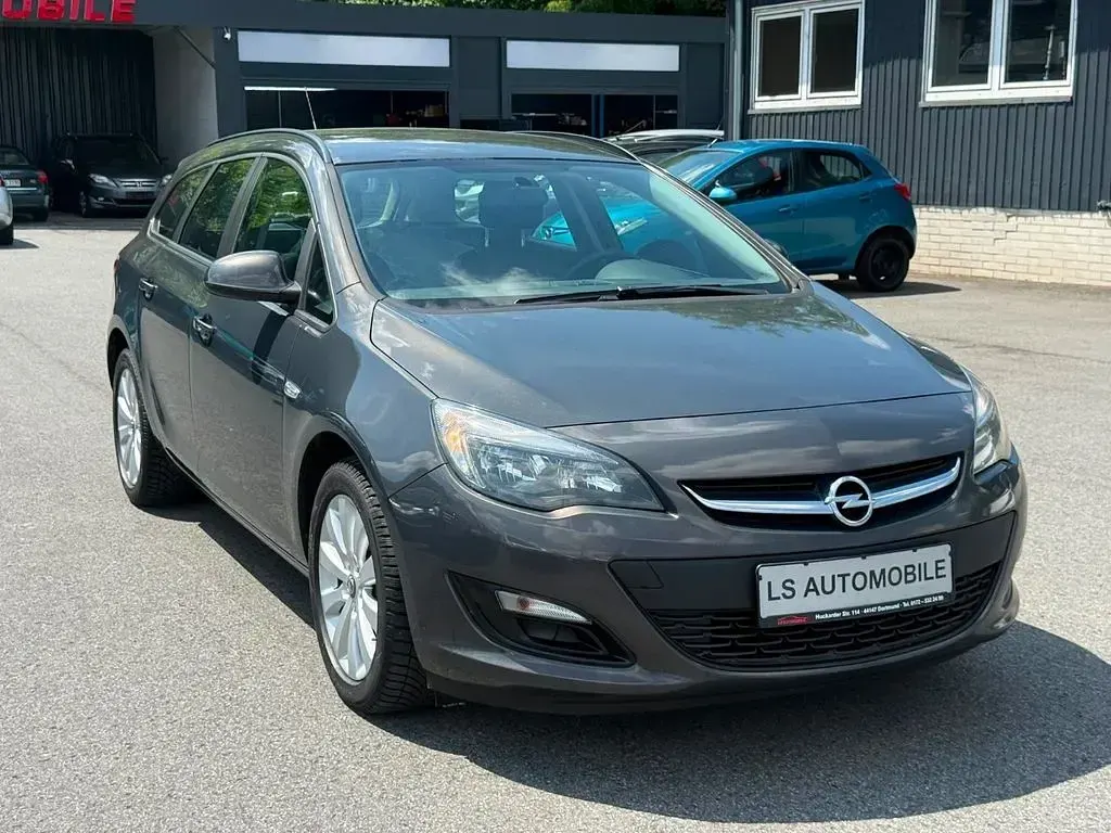 Gebraucht Opel Astra Selection 110 PS (80 kW) 2015 Grau Kombi