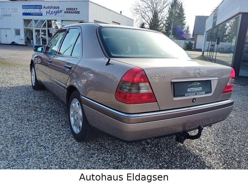 Gebraucht Mercedes C220 Elegance 150 PS (110 kW) 1995 Braun Limousine