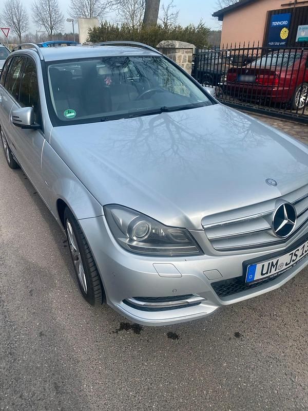 Gebraucht Mercedes 220 170 PS (125 kW) 2011 Silber Kombi