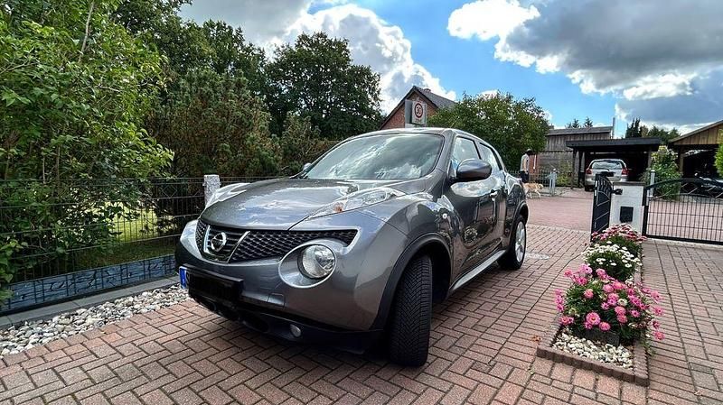 Grau Gebraucht 2010 Nissan Juke Acenta SUV | 7.499 € (Fairer Preis) - Bild 1/4