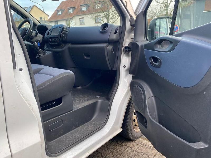 Gebraucht Opel Vivaro 125 PS (91 kW) 2019 Weiß Van / Kleinbus