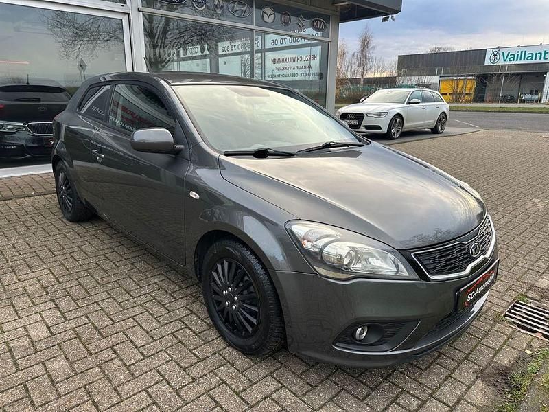 Gebraucht Kia Ceed 90 PS (66 kW) 2011 Grau Kleinwagen