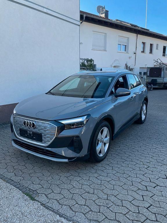 Gebraucht Audi Q4 e-tron Basis 219 kW (299 PS) 2021 Grau SUV