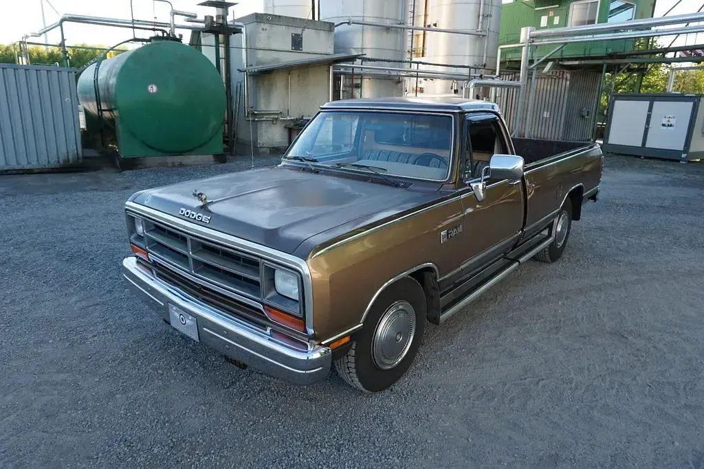Second-hand Dodge Ram 190 CP (139 kW) 1988 Maro Pickup