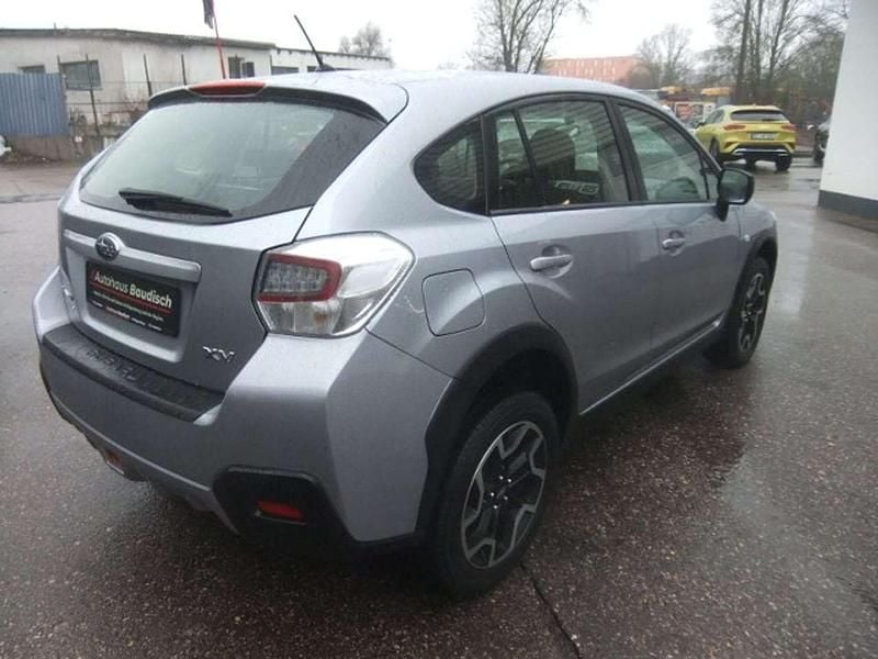 Gebraucht Subaru XV Trend 114 PS (83 kW) 2017 Ice silver metallic SUV