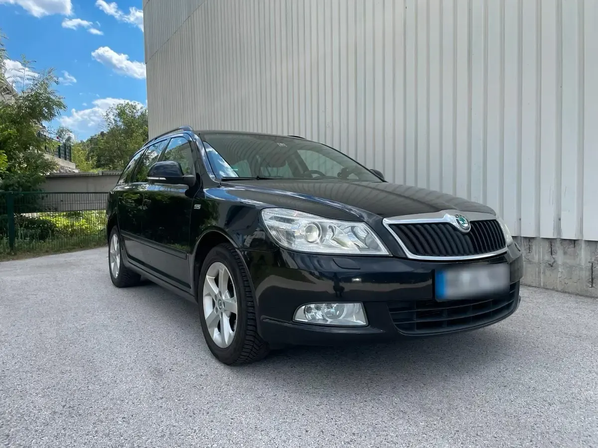 Gebraucht Skoda Octavia 105 PS (77 kW) 2012 Schwarz Kombi