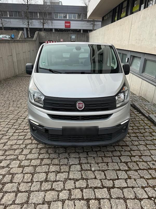 Gebraucht Fiat Talento 2016 Silber Van / Kleinbus