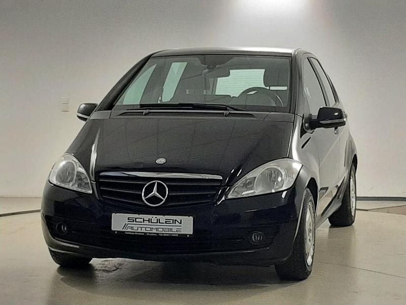 Kosmosschwarz Gebraucht 2010 Mercedes A160 Limousine | 2.480 € (Guter Preis) - Bild 1/4