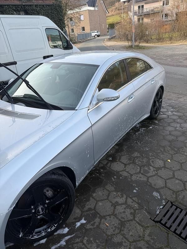 Gebraucht Mercedes CLS320 224 PS (164 kW) 2006 Silber Coupé