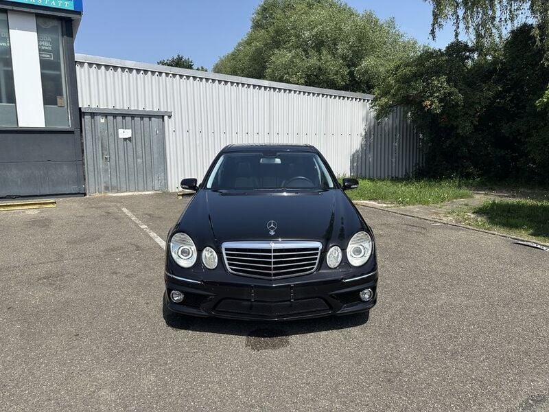 Schwarz Gebraucht 2007 Mercedes E500 Avantgarde Limousine | 14.900 € - Bild 1/4
