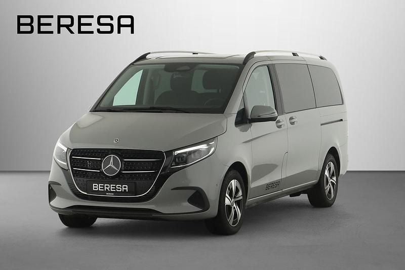 Alpingrau Gebraucht 2024 Mercedes V220 Van / Kleinbus | 66.740 € - Bild 1/4