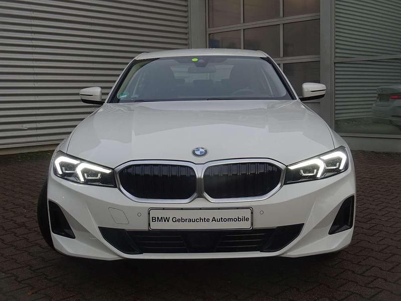 Gebraucht BMW 320 184 PS (135 kW) 2022 Weiß Limousine