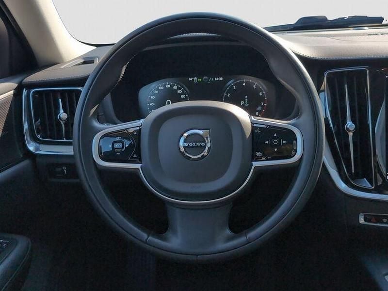 Gebraucht Volvo V60 250 PS (183 kW) 2022 Denim blue Kombi