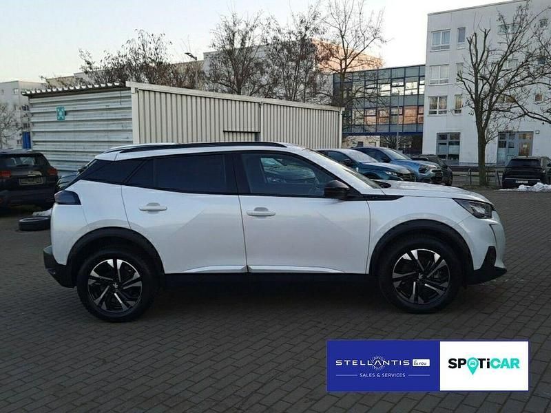 Gebraucht Peugeot e-2008 Allure 100 kW (136 PS) 2022 Weiß SUV