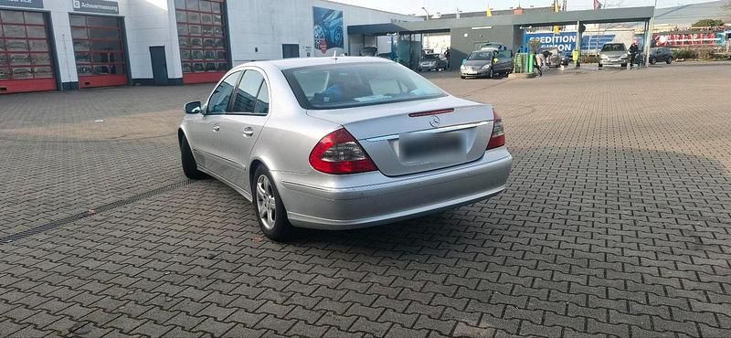 Second-hand Mercedes E280 2007 Argintiu Berlinǎ