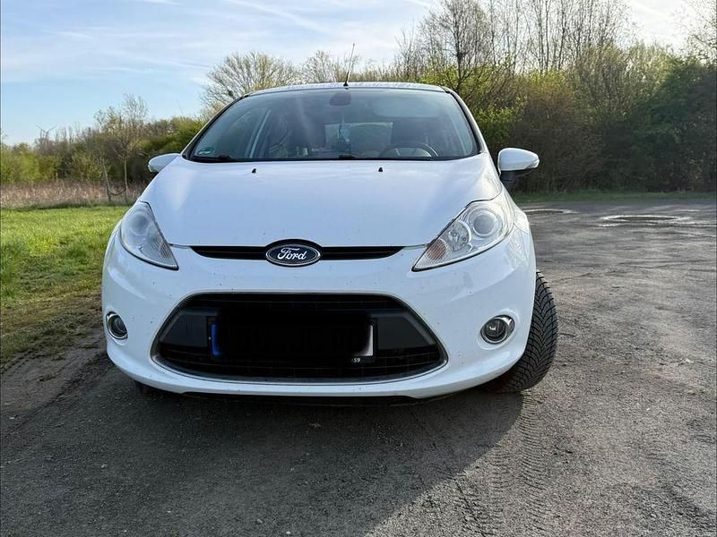 Gebraucht Ford Fiesta Trend 82 PS (60 kW) 2009 Weiß Kleinwagen