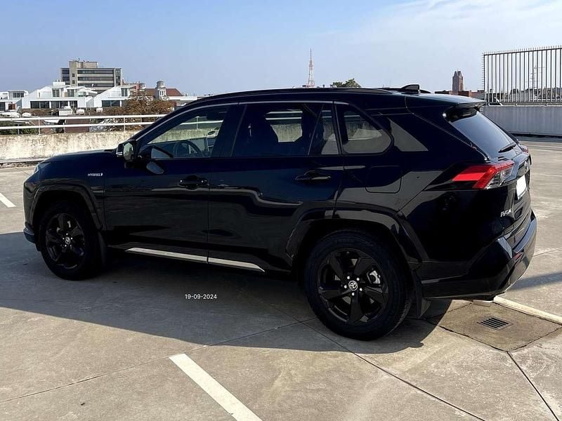 Gebraucht Toyota RAV4 Hybrid Edition 178 PS (130 kW) 2021 Schwarz SUV