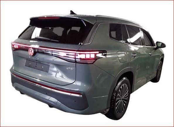 Gebraucht VW Tayron Pro 150 PS (110 kW) 2025 Cipressinogreen metallic SUV