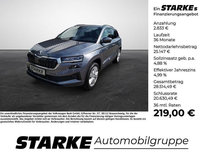 Graphitegrau metallic Gebraucht 2024 Skoda Karoq Selection SUV | 27.980 € (Superpreis) - Bild 1/4