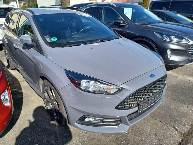 Gebraucht Ford Focus Sport 250 PS (183 kW) 2018 Grau Kombi