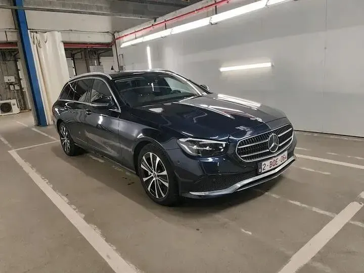 Gebraucht Mercedes E300 320 PS (235 kW) 2022 Blau Limousine