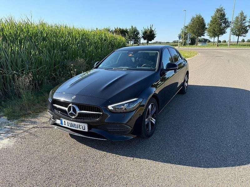 Schwarz Gebraucht 2022 Mercedes C220 Limousine | 32.500 € (Fairer Preis) - Bild 1/4