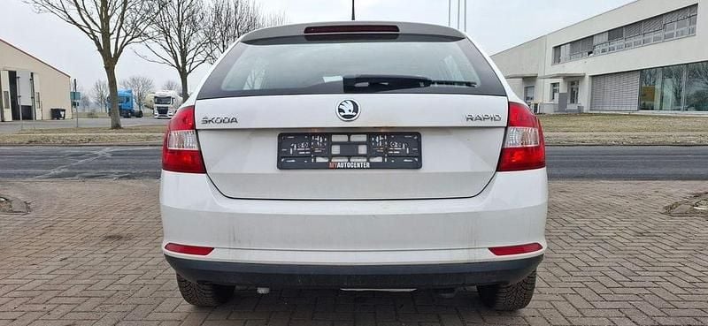 Gebraucht Skoda Rapid Active 86 PS (63 kW) 2014 Weiß Limousine