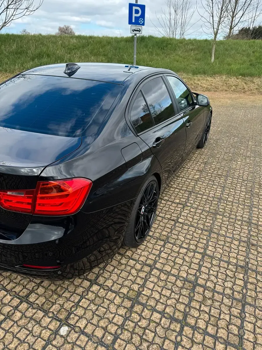 Usata BMW 320 184 CV (135 kW) 2014 Nero Berlina