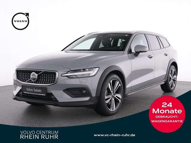 Grau vapour grey / metallic Gebraucht 2023 Volvo V60 CC Ultimate Kombi | 37.990 € (Fairer Preis) - Bild 1/4