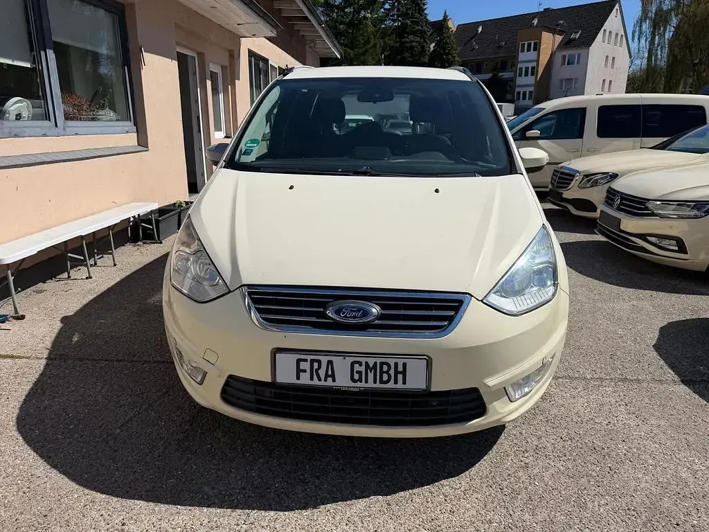 Gebraucht Ford Galaxy Champions Edition 140 PS (102 kW) 2013 Braun Van / Kleinbus