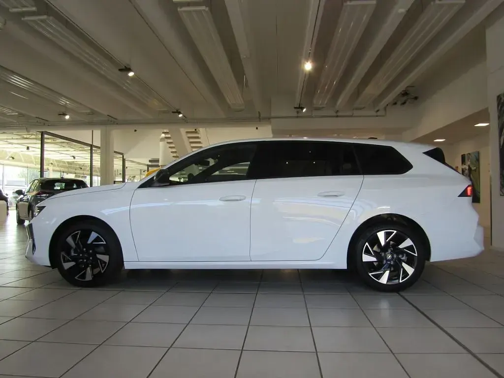 Neu Opel Astra 145 PS (106 kW) 2026 Lack weiss banquise/typ aussen Kombi
