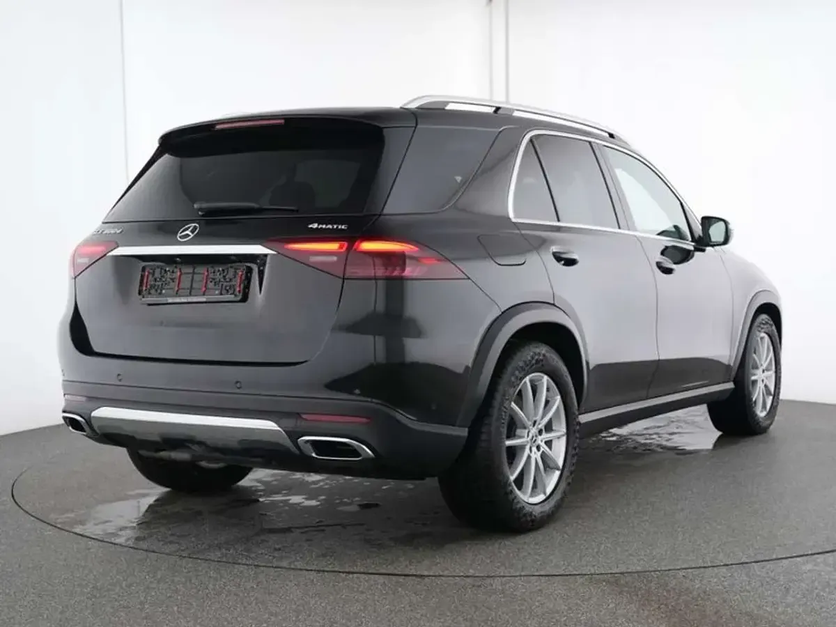 Gebraucht Mercedes GLE300 269 PS (197 kW) 2025 Schwarz SUV