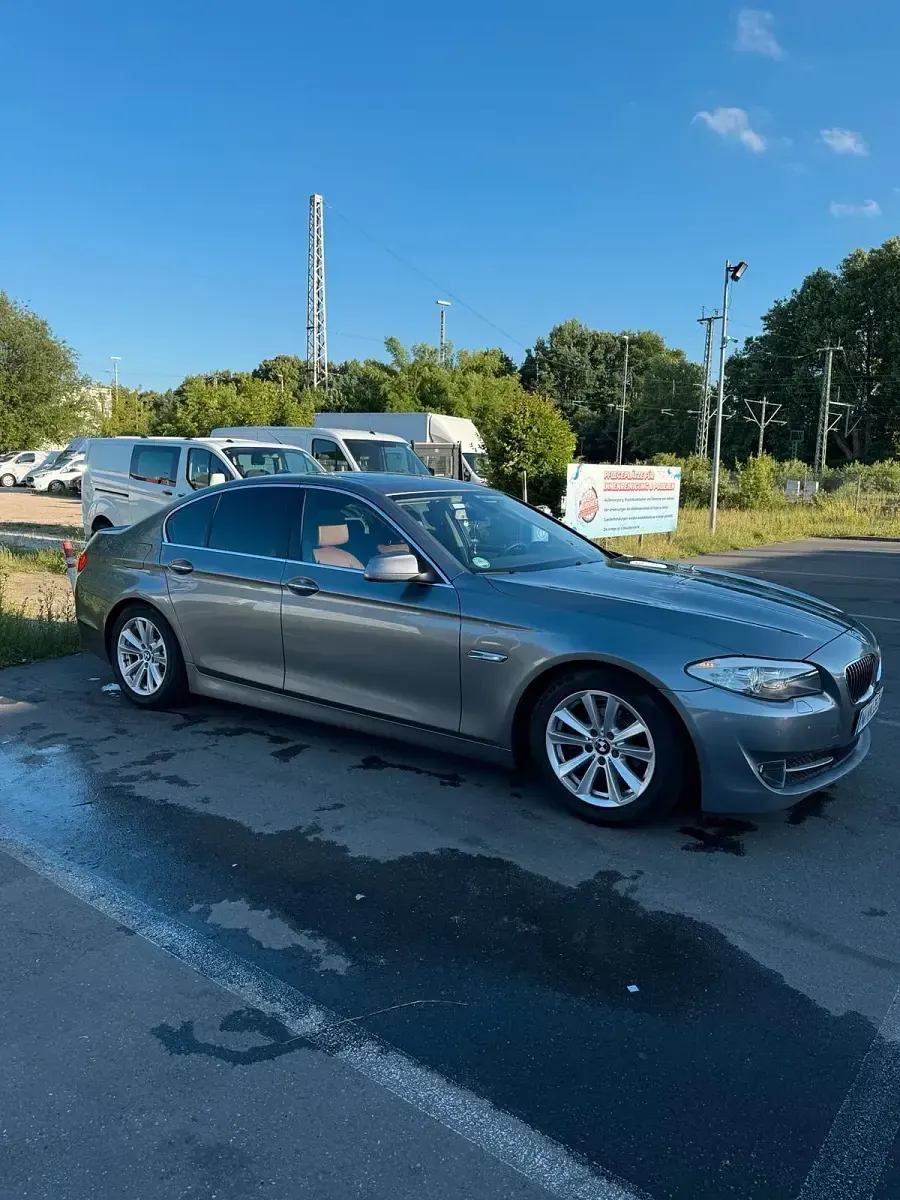 Gebraucht BMW 523 204 PS (150 kW) 2011 Grau Limousine