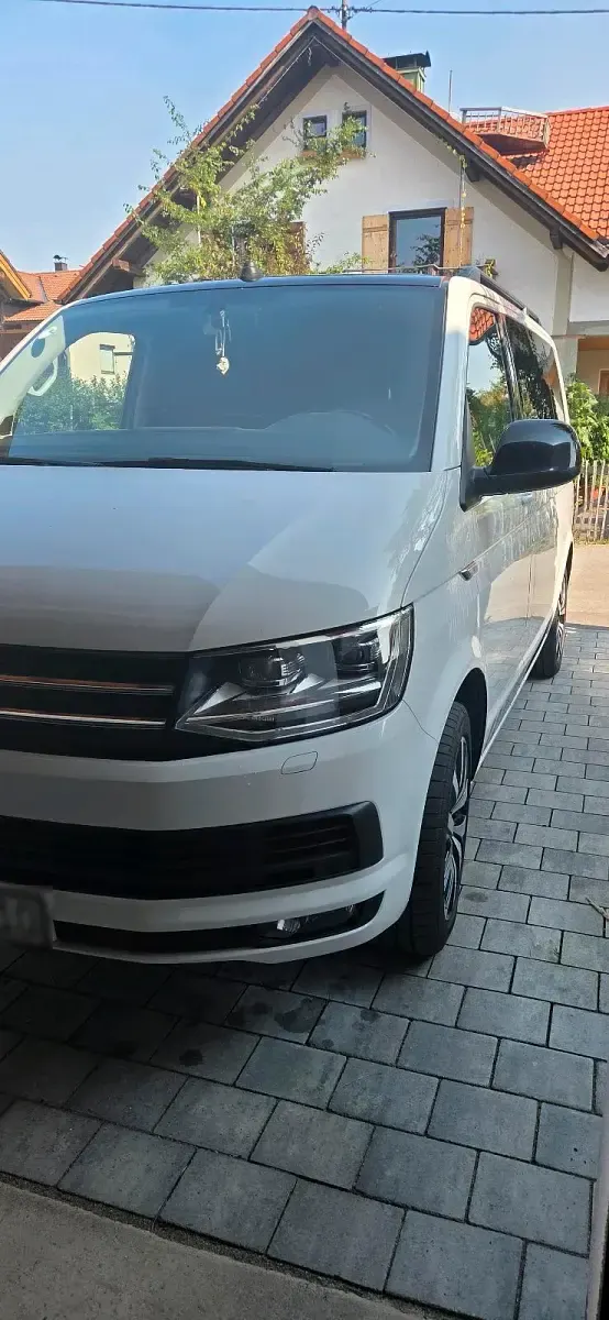 Gebraucht VW Multivan Edition 204 PS (150 kW) 2016 Weiß Van / Kleinbus