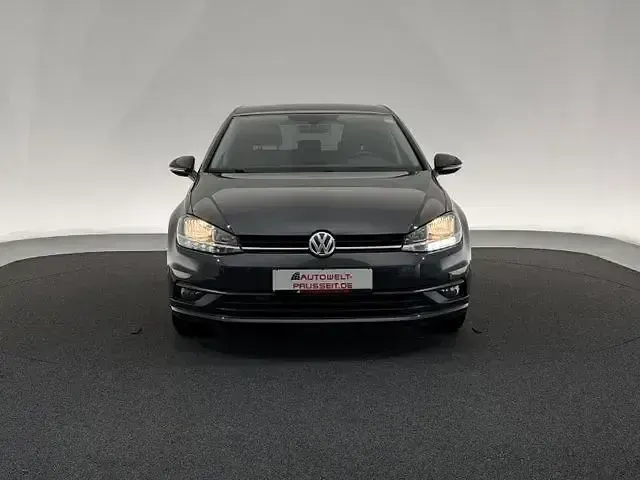 Gebraucht VW Golf VII Trendline 116 PS (85 kW) 2019 Grau Limousine