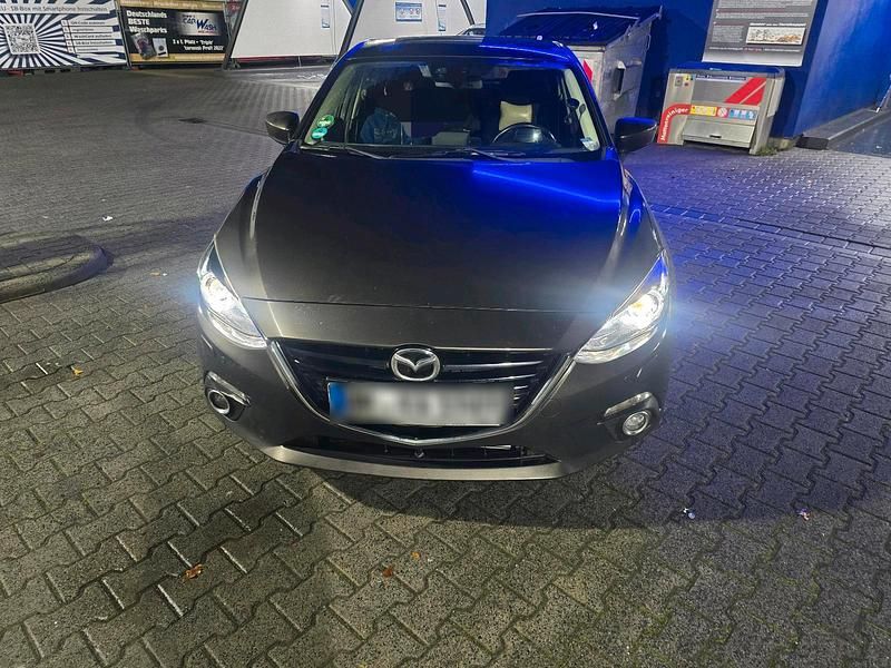 Braun Gebraucht 2014 Mazda 3 Limousine | 5.450 € (Etwas zu teuer) - Bild 1/4