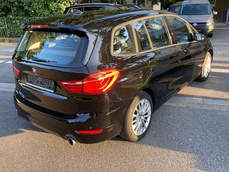Second-hand BMW 218 150 CP (110 kW) 2019 Negru Monovolum