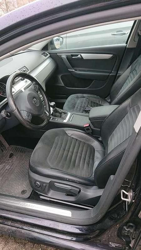 Gebraucht VW Passat Highline 140 PS (102 kW) 2011 Schwarz Kombi